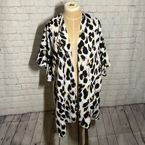 NWT Kat+ Bryn Animal Print Mobwife Kimono Shaw